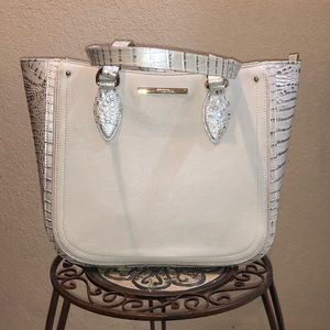 NWTDetached - Medium Lena